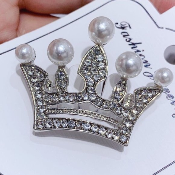💐🔴Crown Silver Pearl Medium Pin - Picture 1 of 6